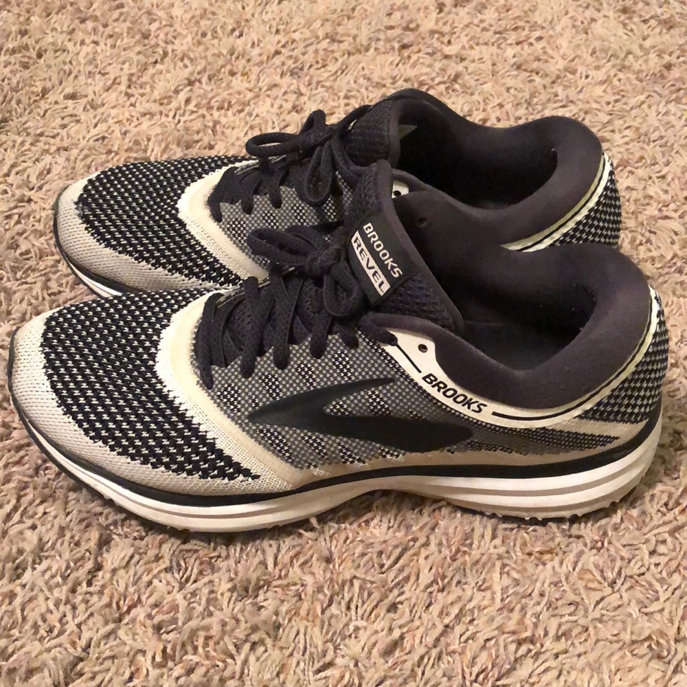 Brooks revel shoes